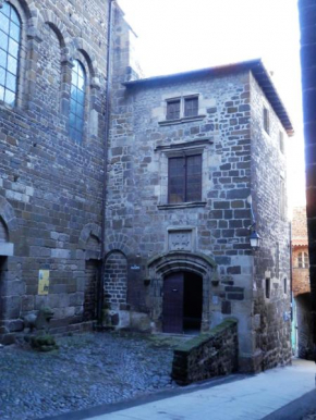 Studio indépendant contre la Cathedrale